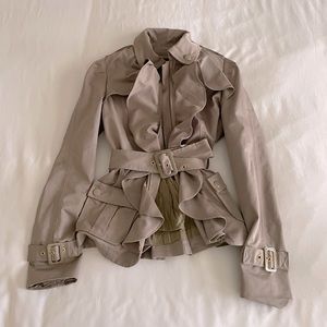 DESIGNER gorgeous ruffle weatherproof coat beautiful details